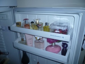 Можно ли хранить духи в холодильнике дома